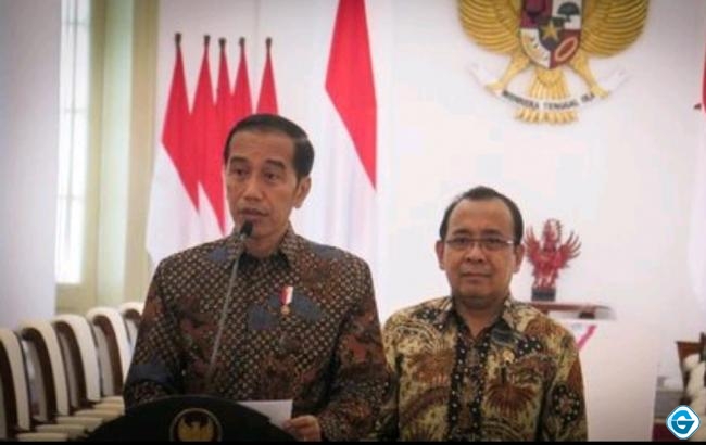 Presiden Joko Widodo dan Mensesneg, Pratikno (Foto: CNNIndonesia.com)